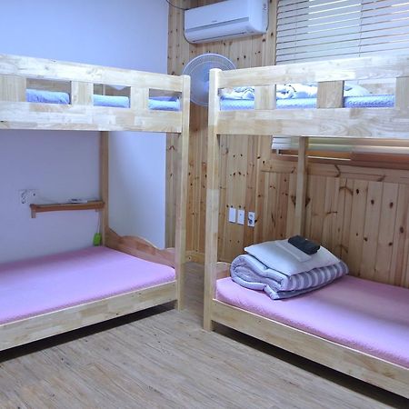 My Mother Guesthouse Чеджудо Экстерьер фото