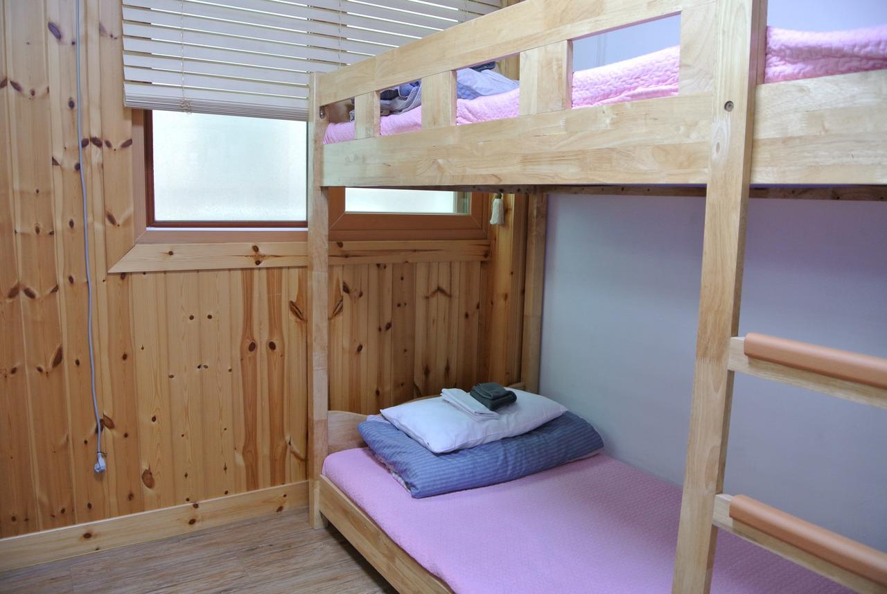 My Mother Guesthouse Чеджудо Экстерьер фото