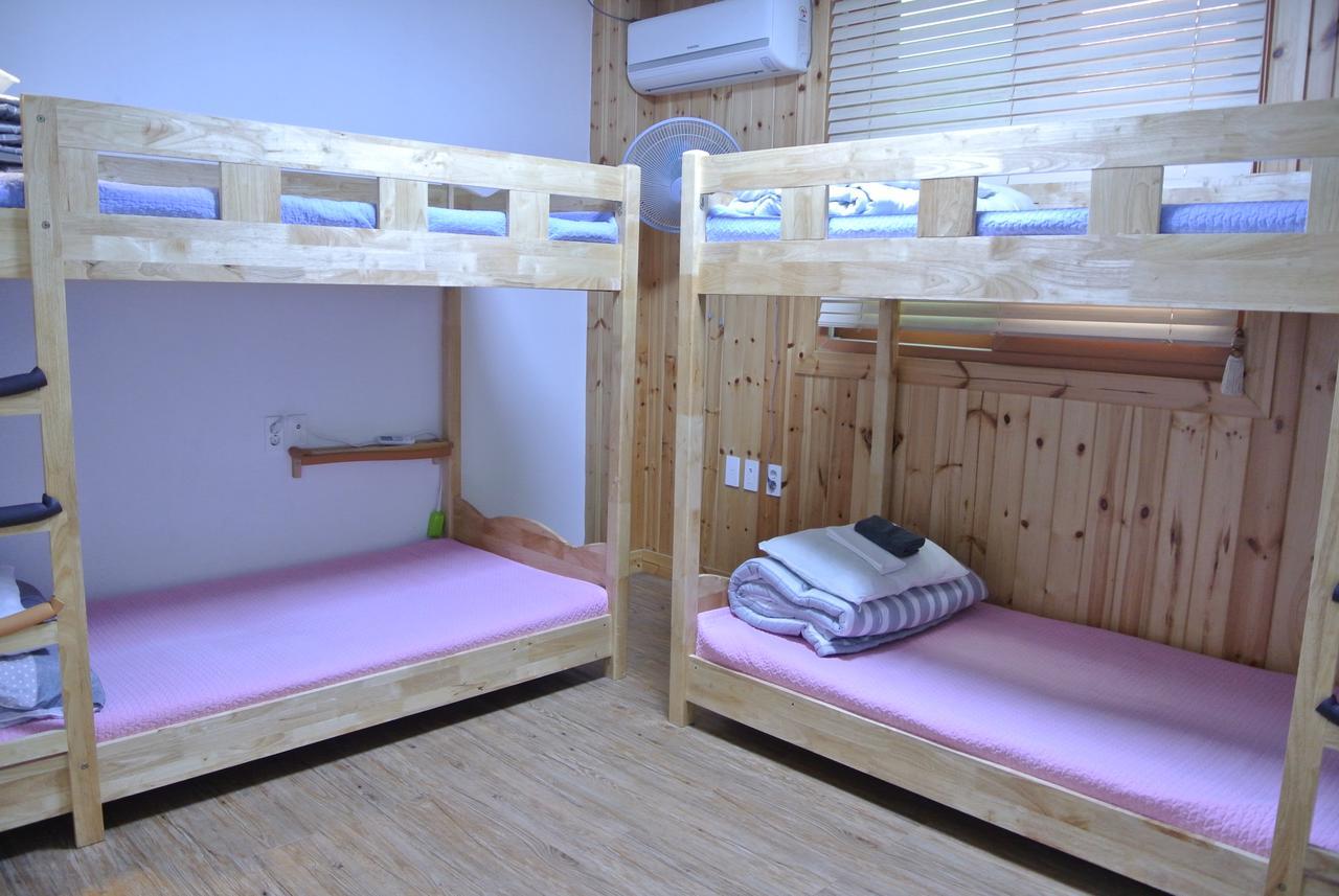 My Mother Guesthouse Чеджудо Экстерьер фото
